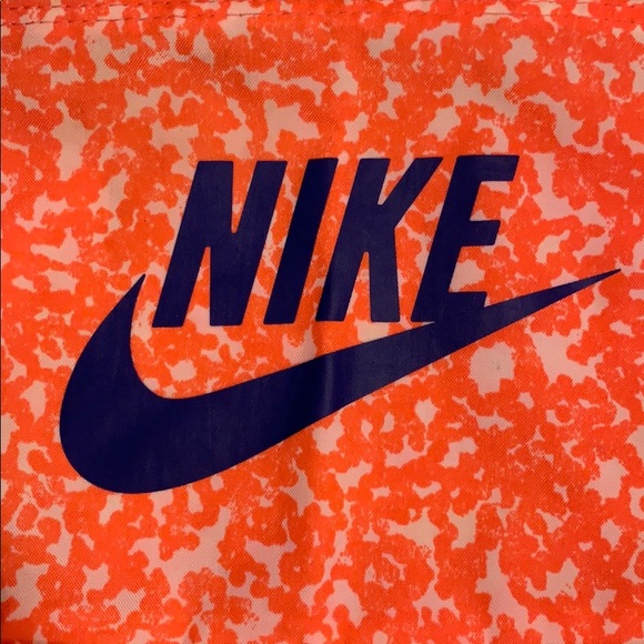 Nike Pouch - Picture 3 of 6